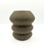 Wave Vase – The Embodiment of Motion and Serenity
